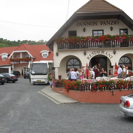 Pannon Panzio Restaurant Hotel Pannonhalma Ngoại thất bức ảnh