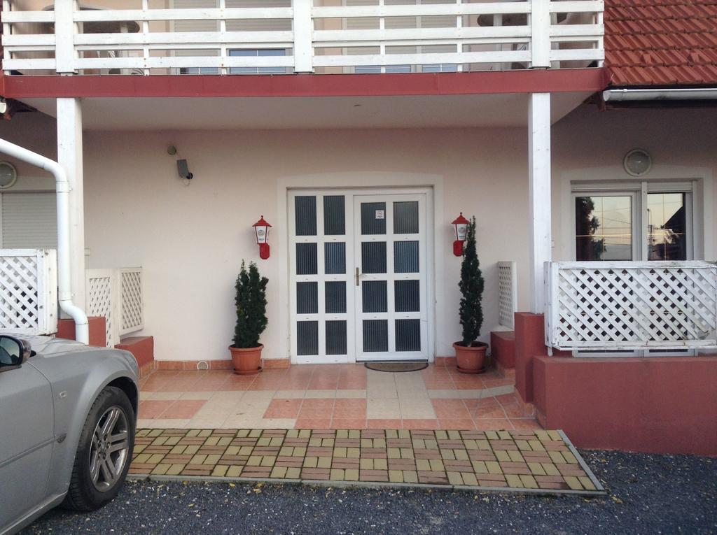 Pannon Panzio Restaurant Hotel Pannonhalma Ngoại thất bức ảnh